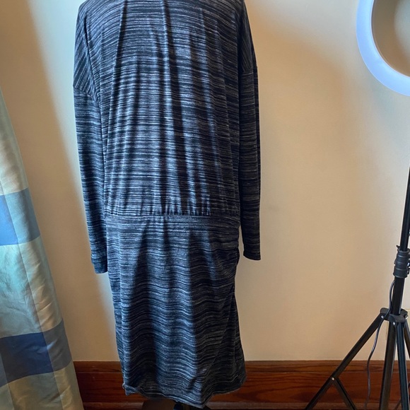 Athleta Avenues Charcoal soft dress size L - Picture 3 of 4
